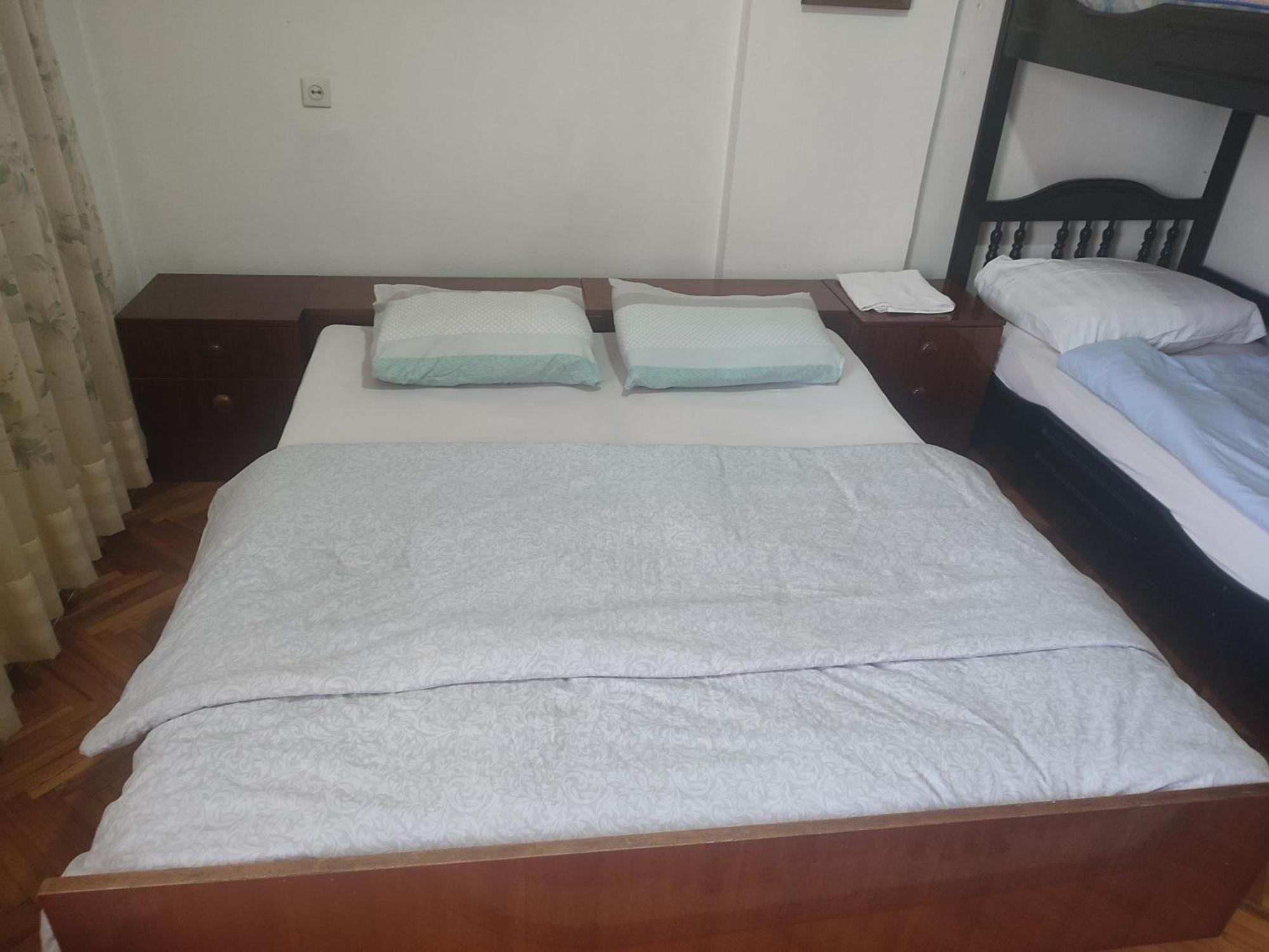 Apartman Retro Una บันยาลูกา ภายนอก รูปภาพ